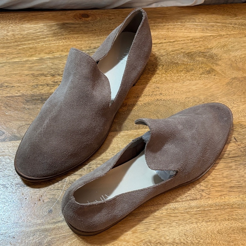 Levity Suede Carla Flats